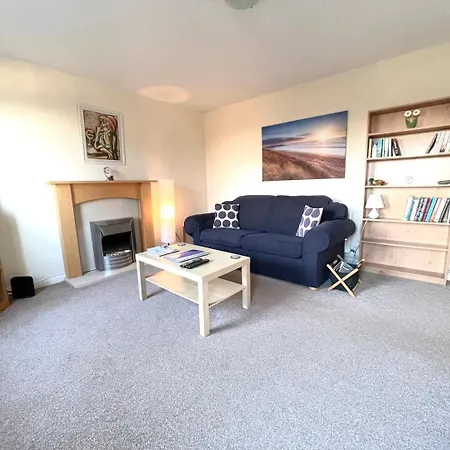 Guestready-close To Leeds City, Spacious, Sleeps 6 Guest house 3*