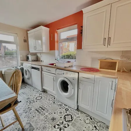 Guestready-close To Leeds City, Spacious, Sleeps 6